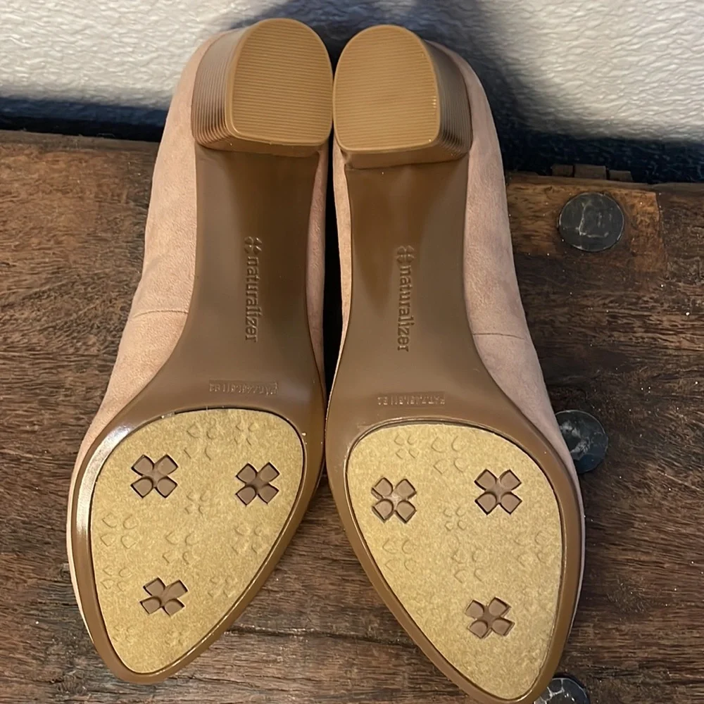 Naturalizer Pink/Mauve Block Heel Pumps
